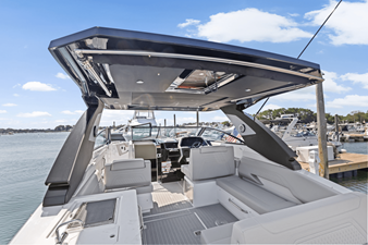Cruisers Yachts 34 GLS Outboard 12 2026 Cruisers Yachts 34 GLS Outboard 13