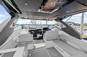 Cruisers Yachts 34 GLS Outboard 14 2026 Cruisers Yachts 34 GLS Outboard 15