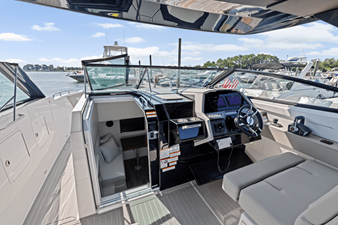 Cruisers Yachts 34 GLS Outboard 33 2026 Cruisers Yachts 34 GLS Outboard 34
