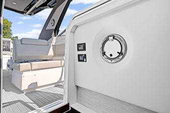 Cruisers Yachts 34 GLS Outboard 35 2026 Cruisers Yachts 34 GLS Outboard 36