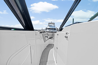 Cruisers Yachts 34 GLS Outboard 53 2026 Cruisers Yachts 34 GLS Outboard 54