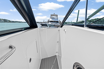Cruisers Yachts 34 GLS Outboard 54 2026 Cruisers Yachts 34 GLS Outboard 55