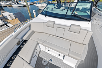 Cruisers Yachts 34 GLS Outboard 57 2026 Cruisers Yachts 34 GLS Outboard 58