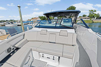 Cruisers Yachts 34 GLS Outboard 58 2026 Cruisers Yachts 34 GLS Outboard 59