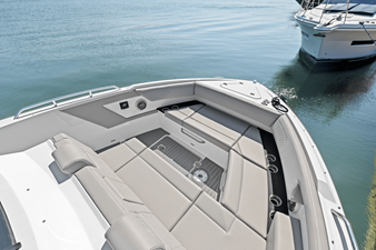 Cruisers Yachts 34 GLS Outboard 61 2026 Cruisers Yachts 34 GLS Outboard 62