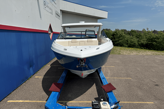Cruisers Yachts 34 GLS 1 2026 Cruisers Yachts 34 GLS 2