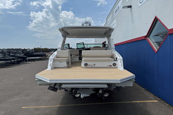 Cruisers Yachts 34 GLS 4 2026 Cruisers Yachts 34 GLS 5