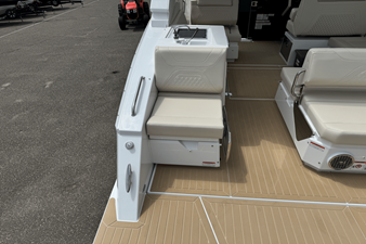 Cruisers Yachts 34 GLS 8 2026 Cruisers Yachts 34 GLS 9