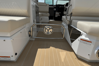Cruisers Yachts 34 GLS 10 2026 Cruisers Yachts 34 GLS 11