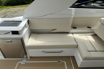 Cruisers Yachts 34 GLS 18 2026 Cruisers Yachts 34 GLS 19