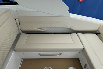 Cruisers Yachts 34 GLS 21 2026 Cruisers Yachts 34 GLS 22