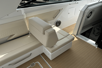 Cruisers Yachts 34 GLS 27 2026 Cruisers Yachts 34 GLS 28