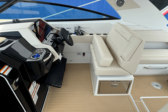 Cruisers Yachts 34 GLS 30 2026 Cruisers Yachts 34 GLS 31
