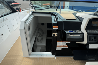 Cruisers Yachts 34 GLS 38 2026 Cruisers Yachts 34 GLS 39