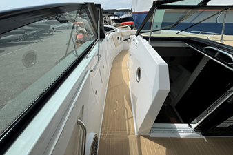 Cruisers Yachts 34 GLS 50 2026 Cruisers Yachts 34 GLS 51