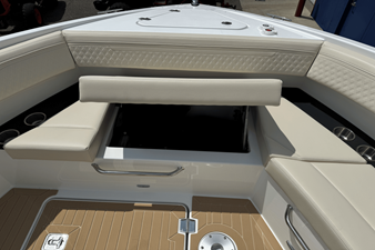 Cruisers Yachts 34 GLS 58 2026 Cruisers Yachts 34 GLS 59