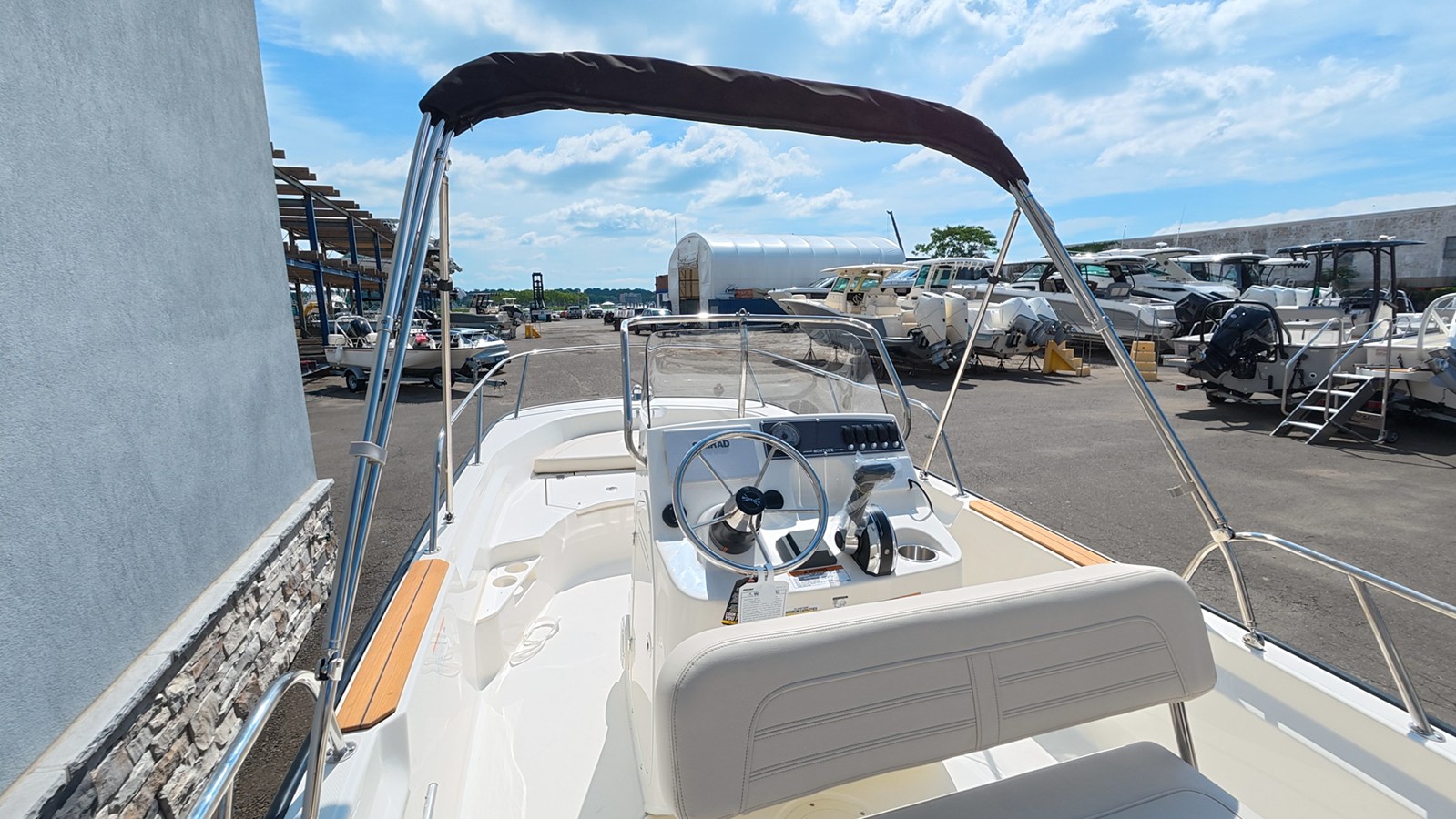 2026 Boston Whaler 170 Montauk 12