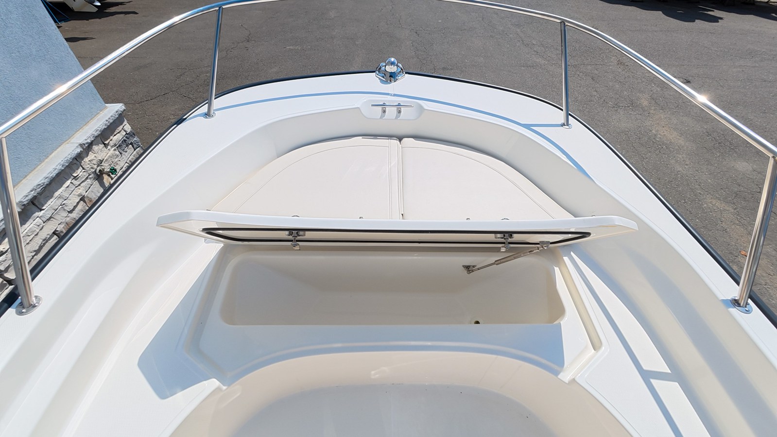 2026 Boston Whaler 170 Montauk 20