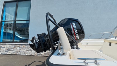 2026 Boston Whaler 170 Montauk 7