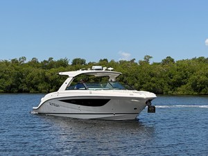 Sea Ray 400 SLX OB 3 2020 Sea Ray 400 SLX OB 4