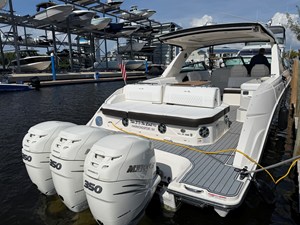 Sea Ray 400 SLX OB 9 2020 Sea Ray 400 SLX OB 10