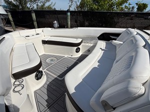 Sea Ray 400 SLX OB 37 2020 Sea Ray 400 SLX OB 38