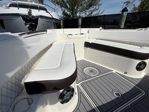 Sea Ray 400 SLX OB 39 2020 Sea Ray 400 SLX OB 40