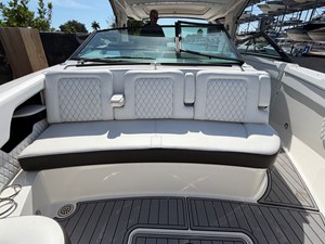 Sea Ray 400 SLX OB 41 2020 Sea Ray 400 SLX OB 42