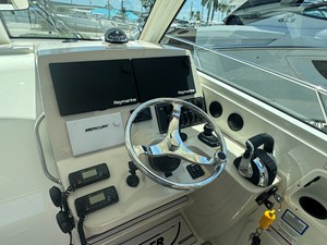 Boston Whaler 315 CONQUEST 24 2018 Boston Whaler 315 CONQUEST 25