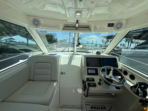 Boston Whaler 315 CONQUEST 31 2018 Boston Whaler 315 CONQUEST 32