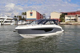 Cruisers Yachts 42 GLS Outboard 2 2026 Cruisers Yachts 42 GLS Outboard 3