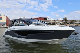 Cruisers Yachts 42 GLS Outboard 5 2026 Cruisers Yachts 42 GLS Outboard 6
