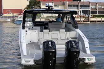 Cruisers Yachts 42 GLS Outboard 10 2026 Cruisers Yachts 42 GLS Outboard 11