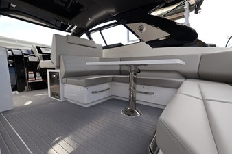 Cruisers Yachts 42 GLS Outboard 15 2026 Cruisers Yachts 42 GLS Outboard 16