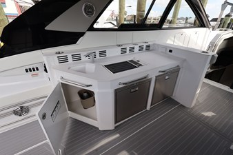 Cruisers Yachts 42 GLS Outboard 17 2026 Cruisers Yachts 42 GLS Outboard 18
