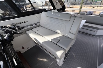 Cruisers Yachts 42 GLS Outboard 22 2026 Cruisers Yachts 42 GLS Outboard 23
