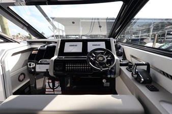 Cruisers Yachts 42 GLS Outboard 23 2026 Cruisers Yachts 42 GLS Outboard 24