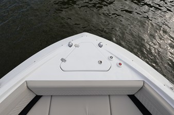Cruisers Yachts 42 GLS Outboard 46 2026 Cruisers Yachts 42 GLS Outboard 47
