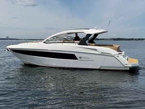 Cruisers Yachts 390 EXPRESS COUPE 2 2015 Cruisers Yachts 390 EXPRESS COUPE 3