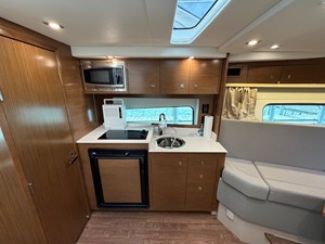Cruisers Yachts 390 EXPRESS COUPE 14 2015 Cruisers Yachts 390 EXPRESS COUPE 15
