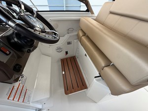 Cruisers Yachts 390 EXPRESS COUPE 22 2015 Cruisers Yachts 390 EXPRESS COUPE 23