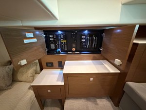 Cruisers Yachts 390 EXPRESS COUPE 24 2015 Cruisers Yachts 390 EXPRESS COUPE 25