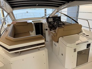 Cruisers Yachts 390 EXPRESS COUPE 33 2015 Cruisers Yachts 390 EXPRESS COUPE 34