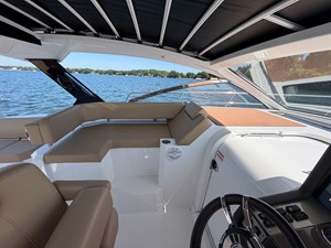Cruisers Yachts 390 EXPRESS COUPE 34 2015 Cruisers Yachts 390 EXPRESS COUPE 35
