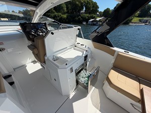 Cruisers Yachts 390 EXPRESS COUPE 37 2015 Cruisers Yachts 390 EXPRESS COUPE 38