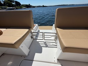 Cruisers Yachts 390 EXPRESS COUPE 39 2015 Cruisers Yachts 390 EXPRESS COUPE 40