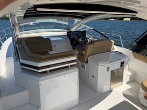 Cruisers Yachts 390 EXPRESS COUPE 43 2015 Cruisers Yachts 390 EXPRESS COUPE 44
