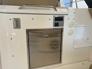 Cruisers Yachts 390 EXPRESS COUPE 44 2015 Cruisers Yachts 390 EXPRESS COUPE 45