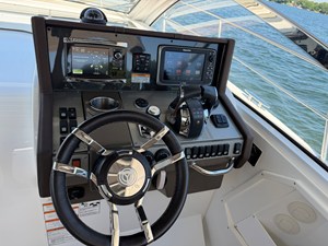 Cruisers Yachts 390 EXPRESS COUPE 48 2015 Cruisers Yachts 390 EXPRESS COUPE 49