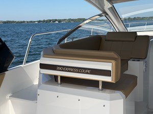 Cruisers Yachts 390 EXPRESS COUPE 55 2015 Cruisers Yachts 390 EXPRESS COUPE 56